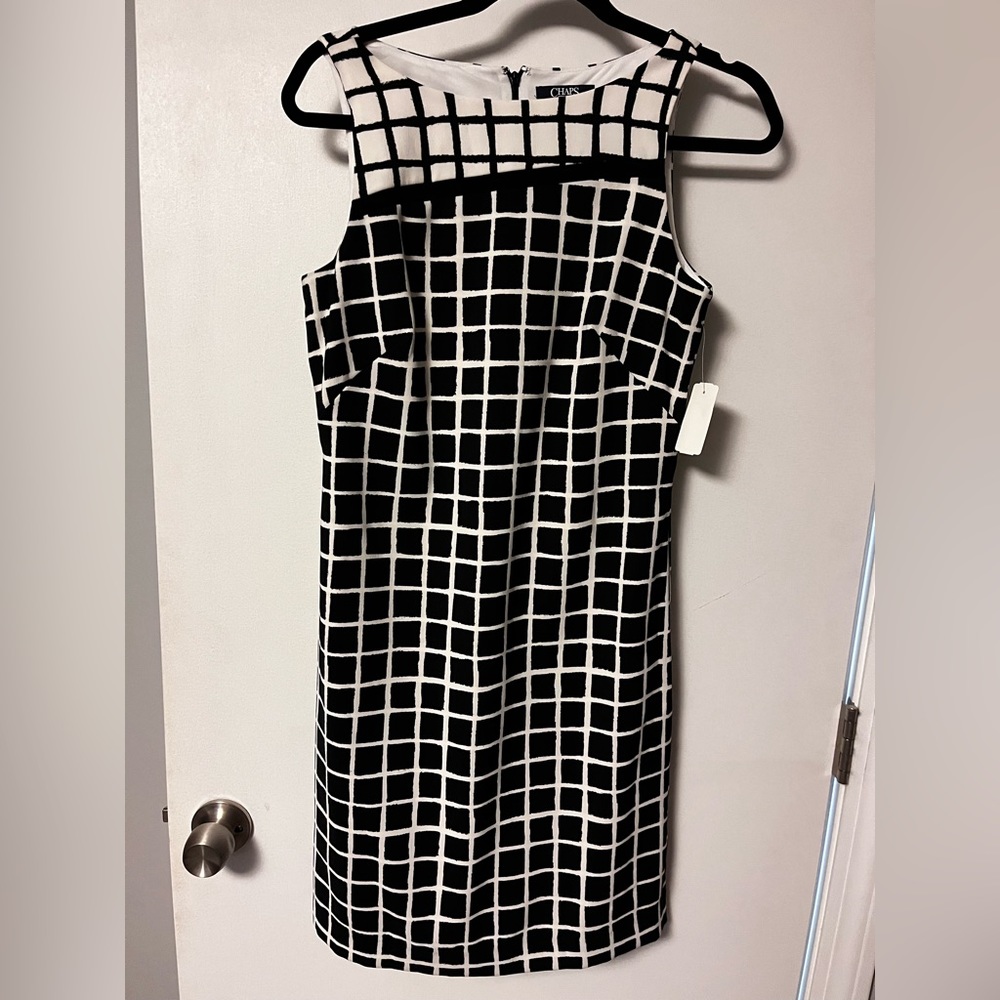 Chaps Dress size 4 Black and white